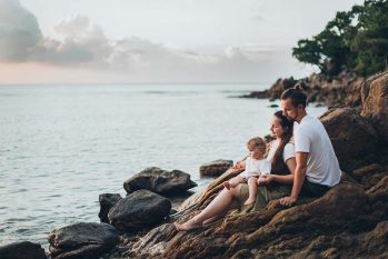 Premières vacances avec votre bébé : comment faire sa valise ?