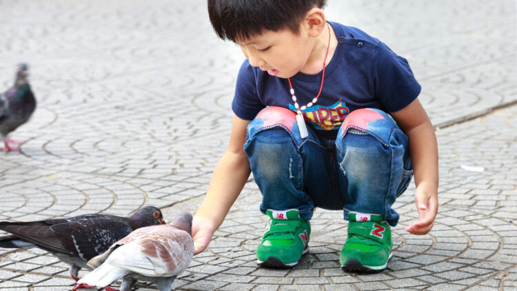 Garde d'enfant à domicile : astuces pour employer quelqu'un dans la durée