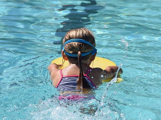 bienfaits de la natation pour les enfants en situation de handicap